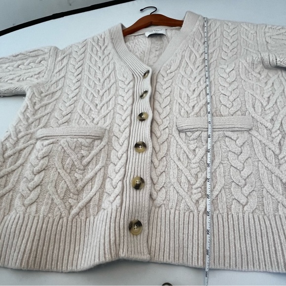 Aritzia Cream Untethered Heavy Wool Cable Knit Cardigan Size 1 Large - Picture 6 of 9